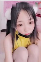 推特网红小仙云儿穿皮卡丘紧身衣自抠小穴还舔自己的淫水